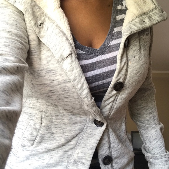 This is a Medium Hollister Fleas Jacket. - Picture 3 of 3